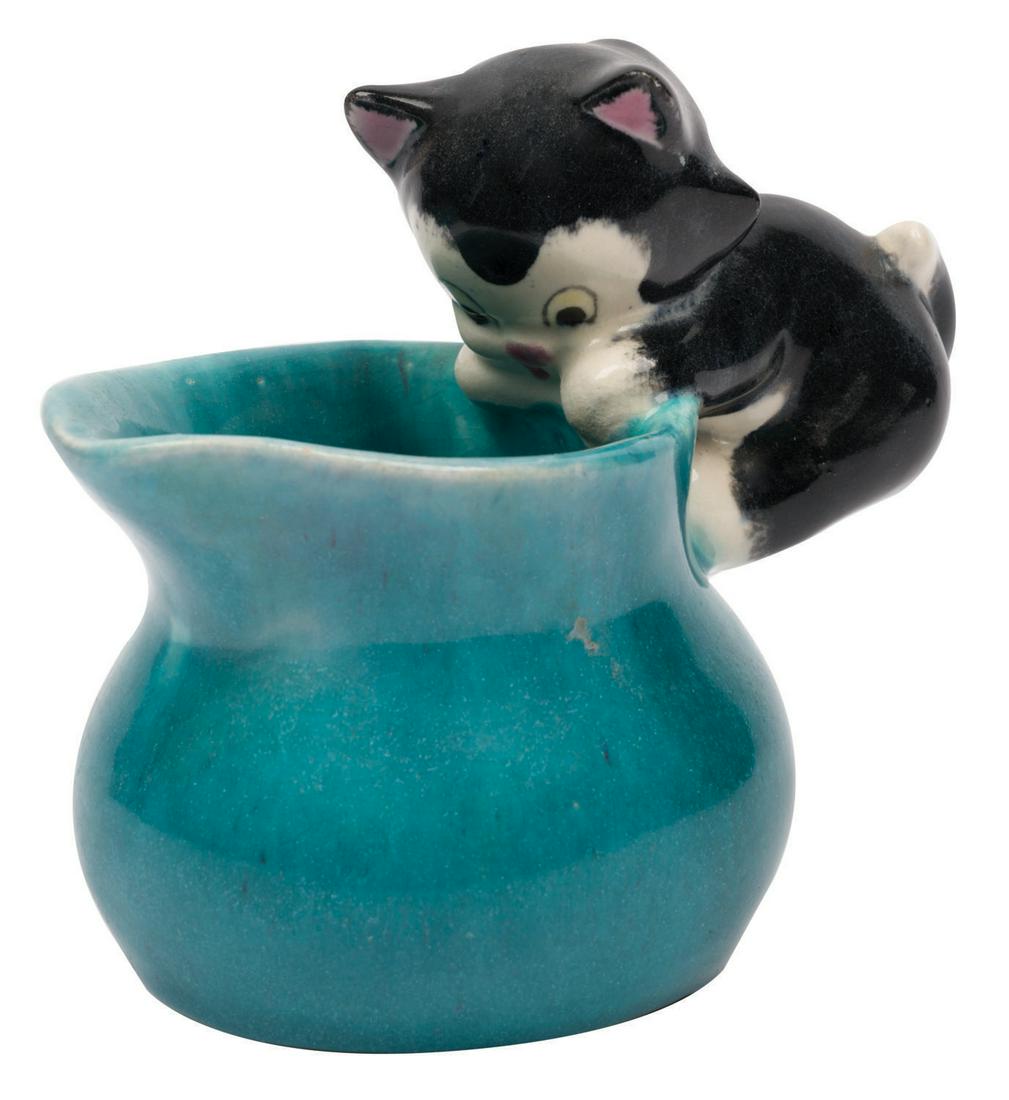 A Brayton Laguna Figaro Ceramic Creamer. (1 of 2)