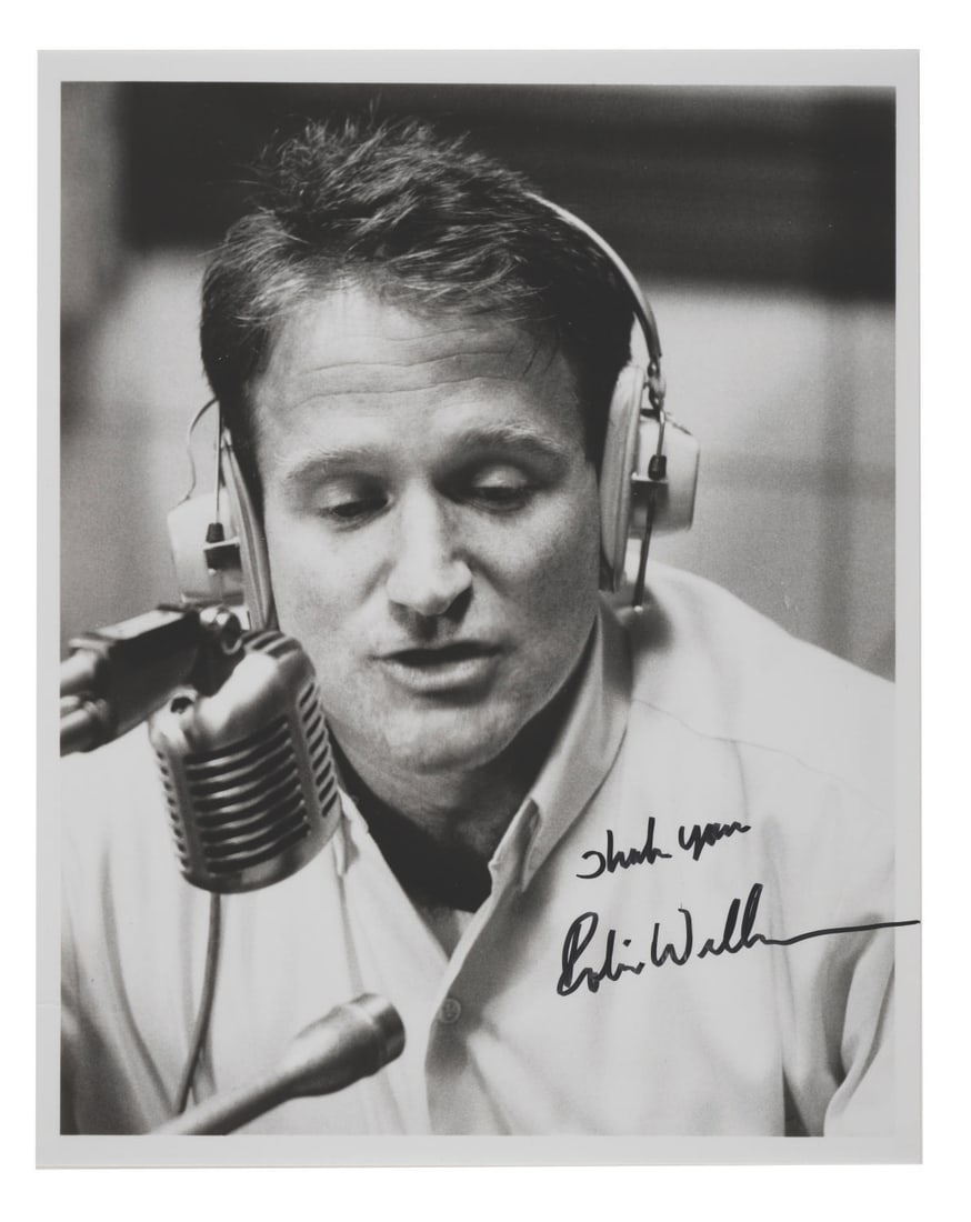 Robin Williams Signed Photo. (1 of 1)