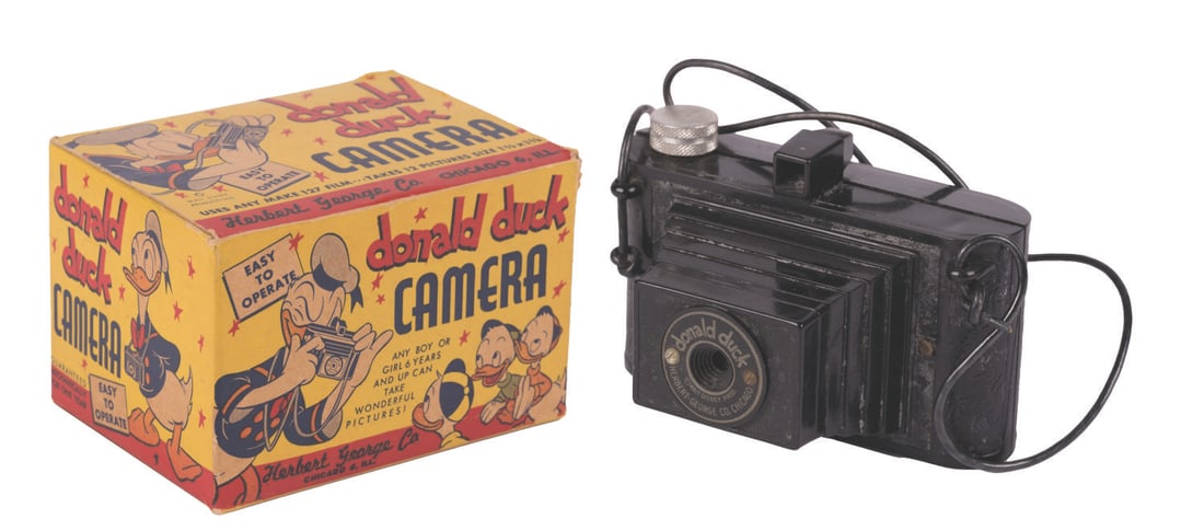 A 1946 Donald Duck Camera with Original Box. (1 of 6)
