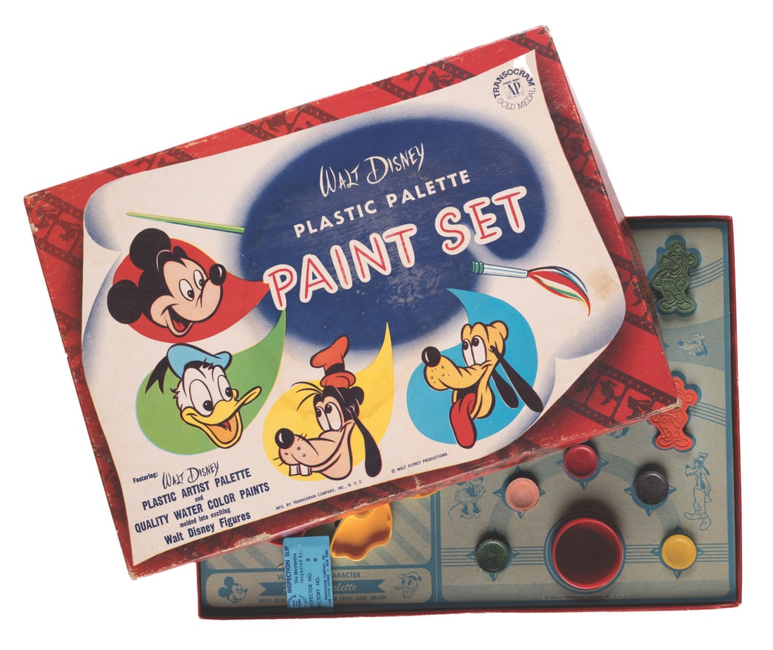 A Walt Disney Plastic Palette Paint Set. (1 of 3)