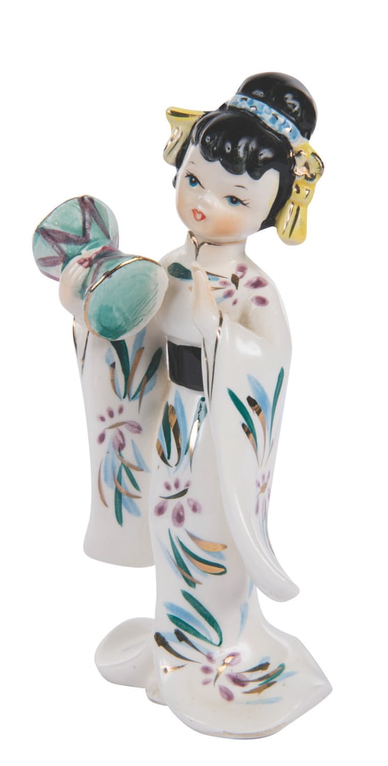 A Japanese Tsuzumi Drummer China Figure by Ruggles. (1 of 2)