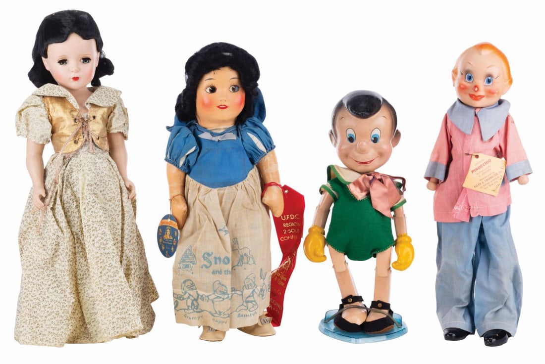 A Collection of Snow White and Pinocchio Dolls. (1 of 19)