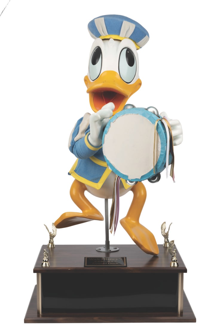 A Disney Store Donald Duck Display Figure. (1 of 8)
