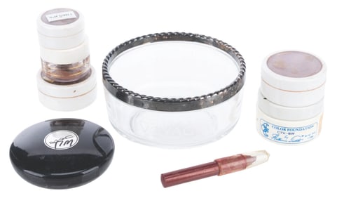 A “Star Trek: Voyager" Holiday Crew Gift and Production Makeup.