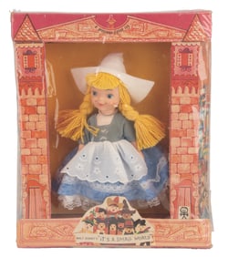 A New York World's Fair It's a Small World Holland Doll.