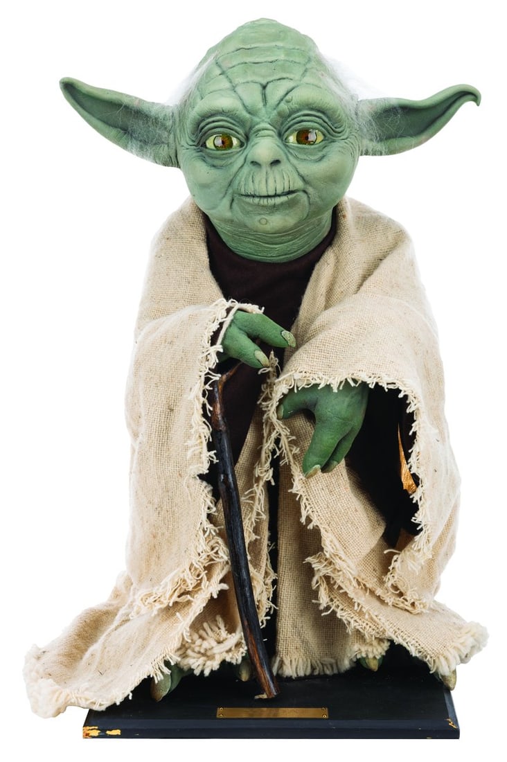 A Yoda Sideshow Prototype Figure. - 2