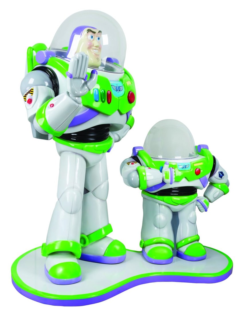 A Disney Store Buzz Lightyear Photo Op Figure. - 3