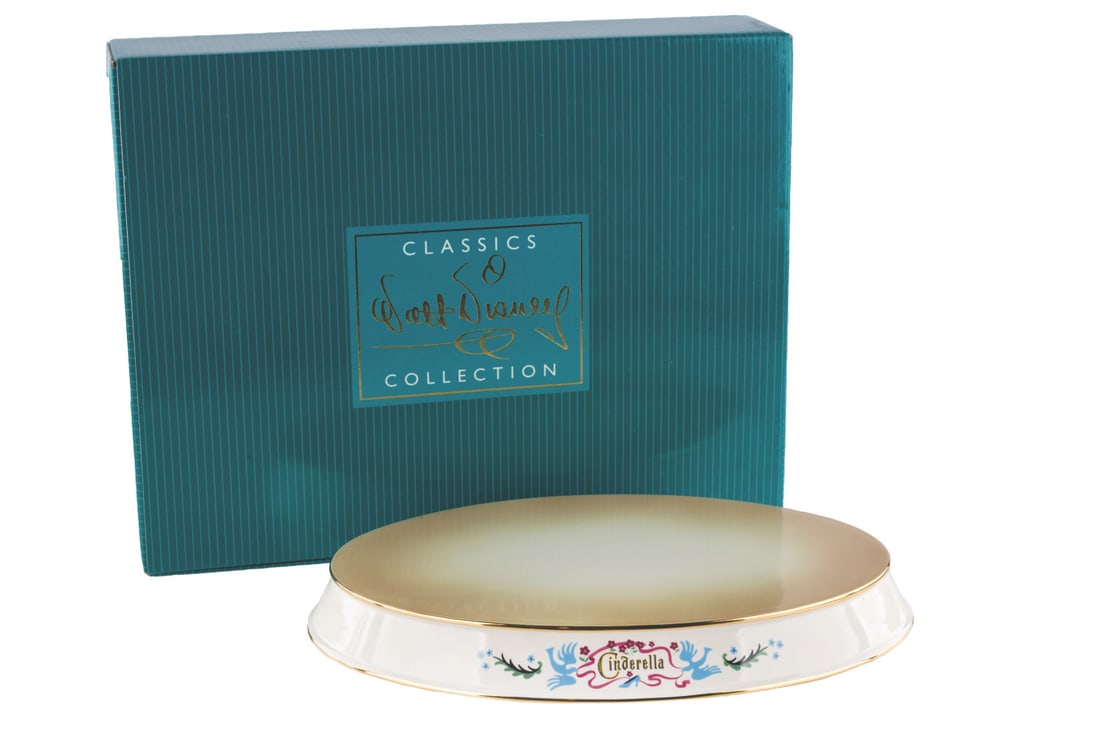 A WDCC "Cinderella Base. - 3