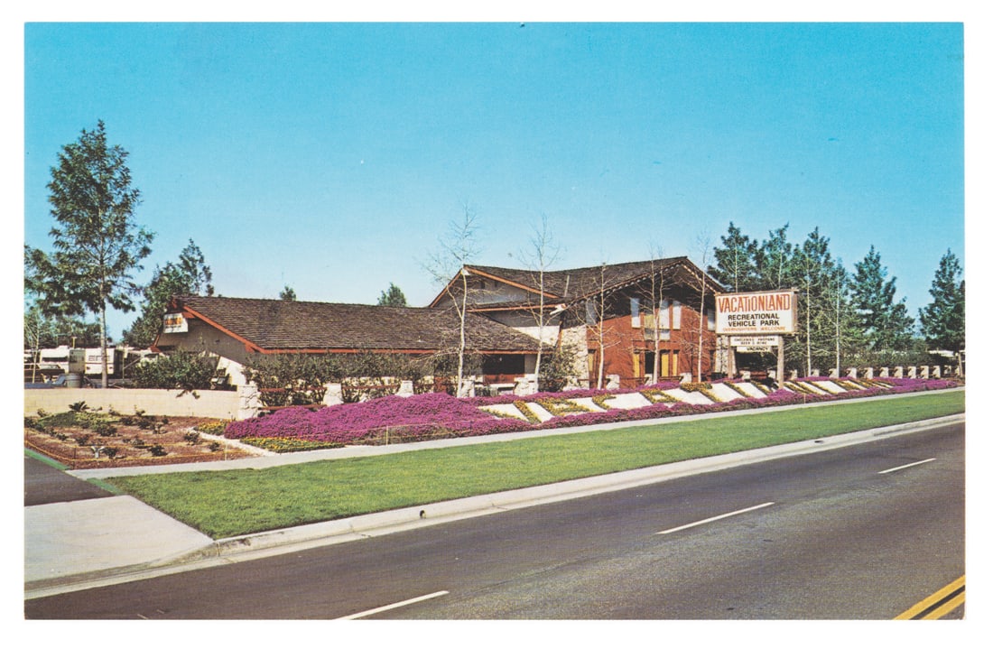 A Disneyland Hotel Vacationland Postcard. (1 of 2)