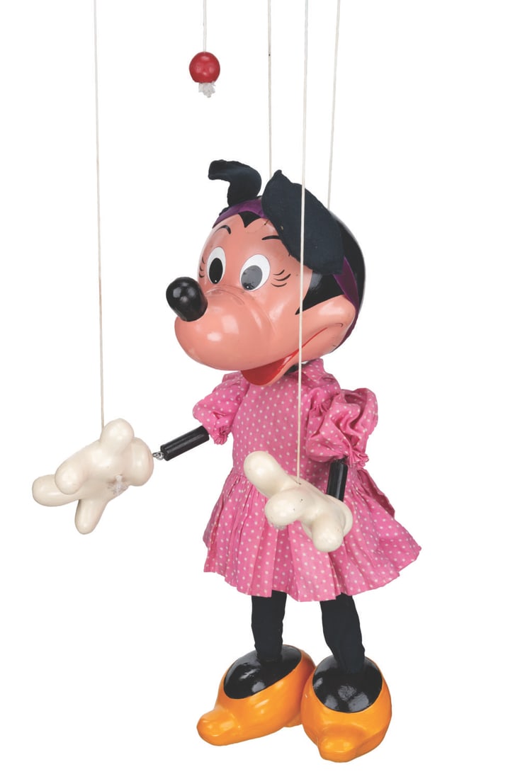 A Minnie Mouse Pelham Puppet Store Display. - 5