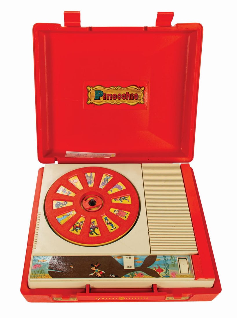 A Pinocchio GE Phonograph. (1 of 6)
