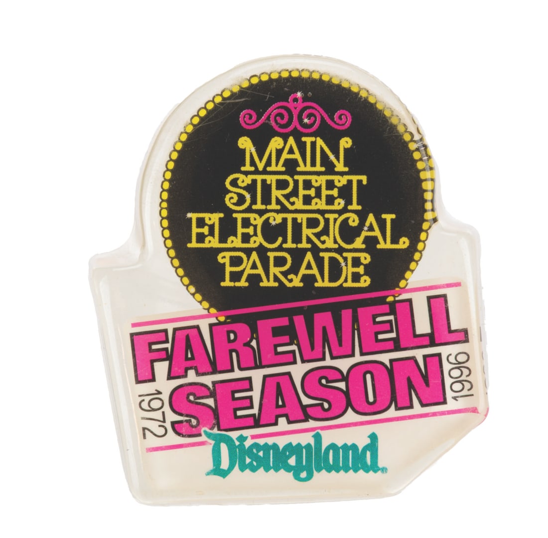 A Main Street Electrical Parade Farewell Season Nite Lite. (1 of 1)