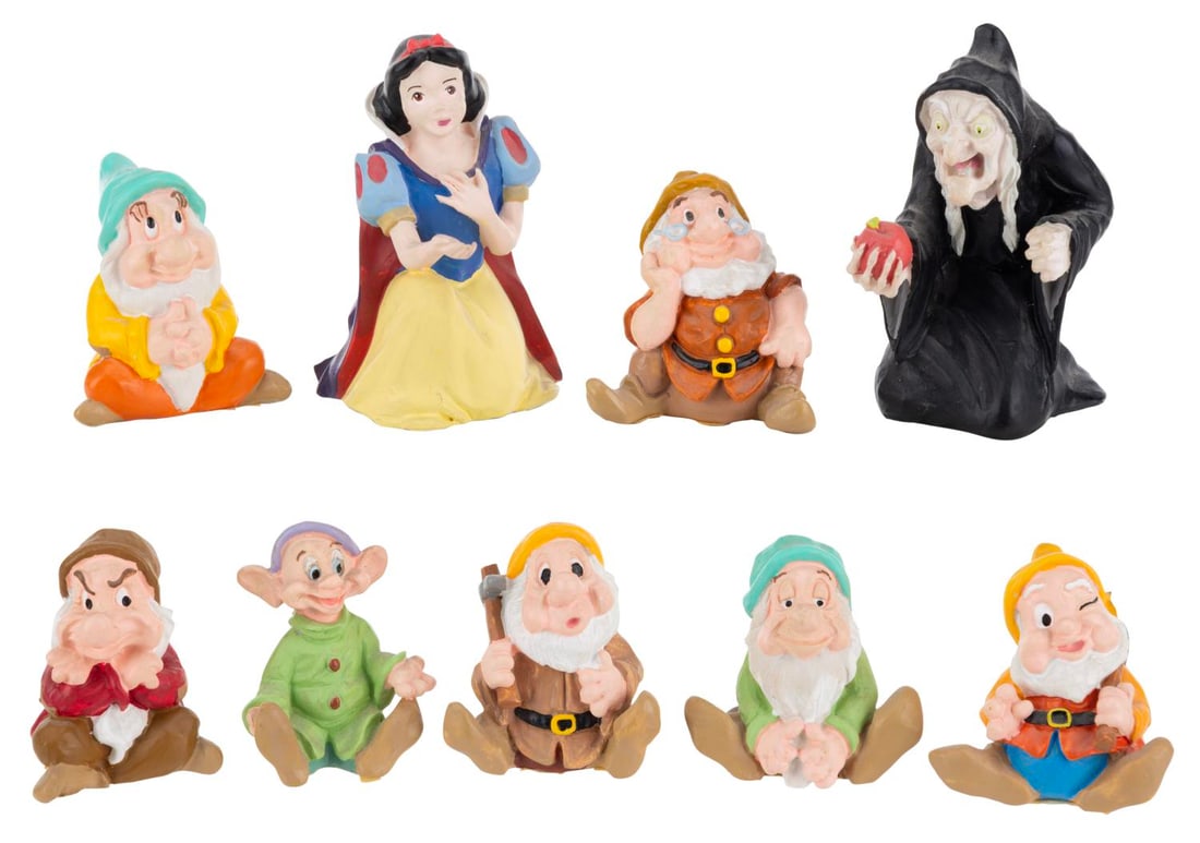 A "Snow White" Thimble Cottage Collector's Set. (1 of 2)