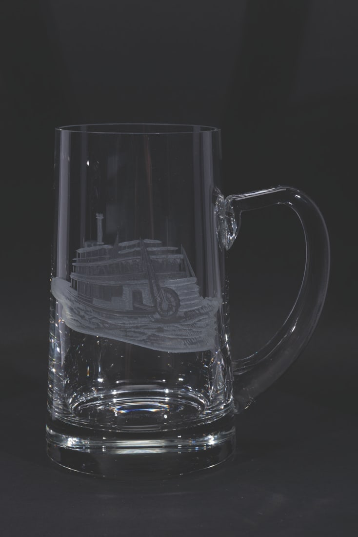 A Mark Twain Riverboat Etched Mug. (1 of 2)