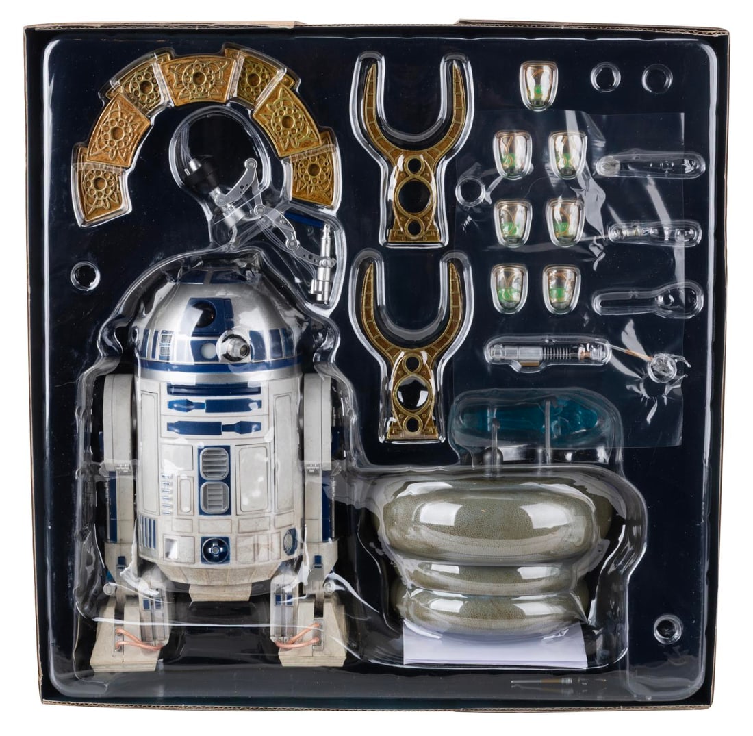 A Sideshow 1/6th Scale R2-D2 Deluxe Figure.: (Sideshow, 2015) A 1/6th scale deluxe figure of R2-D2 from "Star Wars," complete with all of its accessories. Measuring 7" tall in its original box, the figure and accessories are in fine condition, w