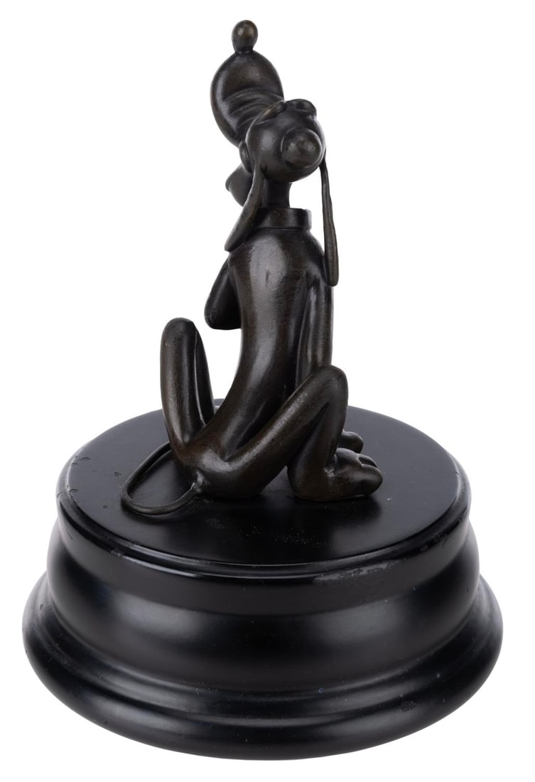 A Pluto Bronze Statue. - 3
