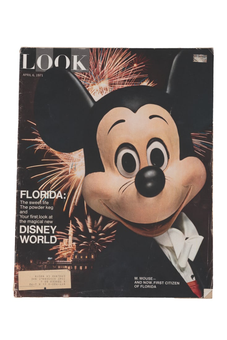 A Walt Disney World Preview LOOK Magazine. (1 of 4)