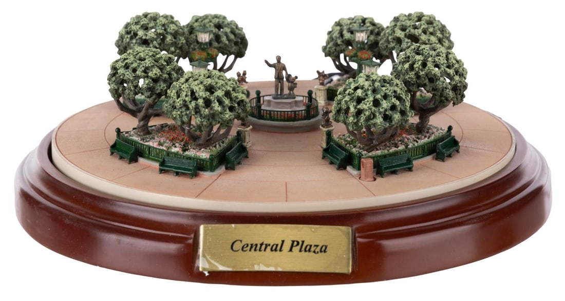 A First Edition Olszewski Walt Disney World Central Plaza. (1 of 5)
