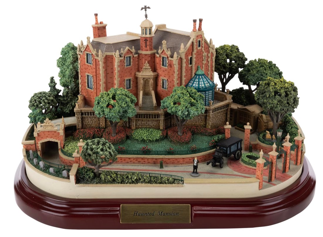 A First Edition Olszewski Walt Disney World Haunted Mansion. (1 of 12)