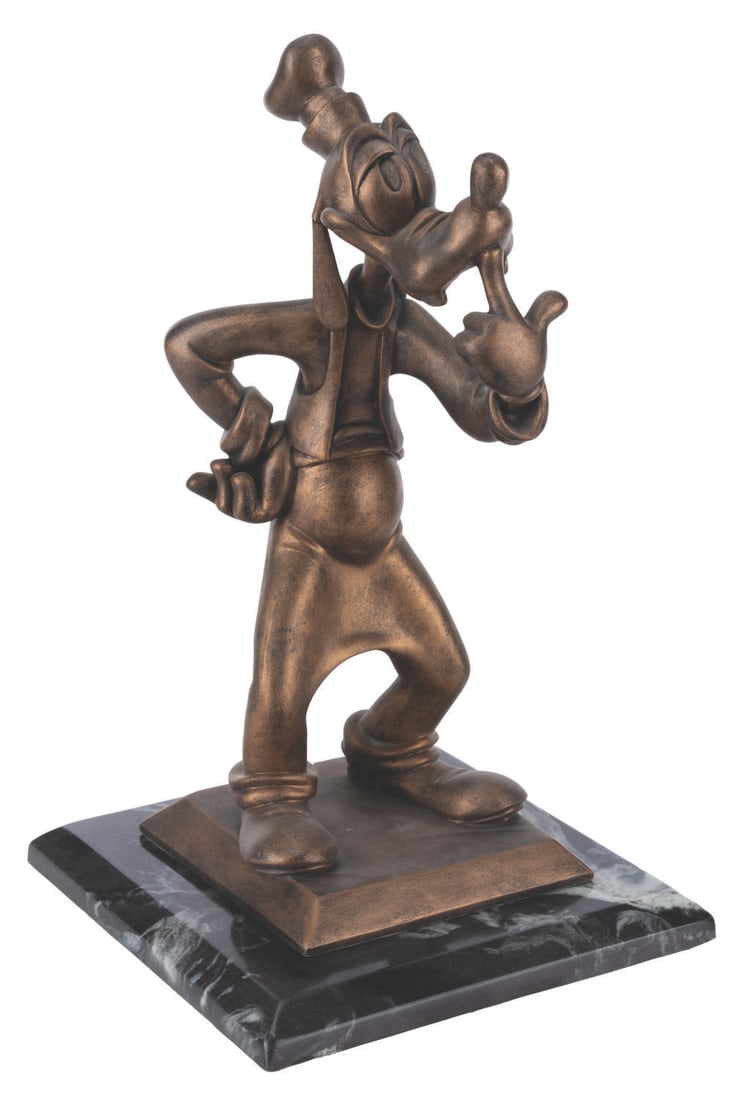 A Disneyland Hub Goofy Collectible. (1 of 4)