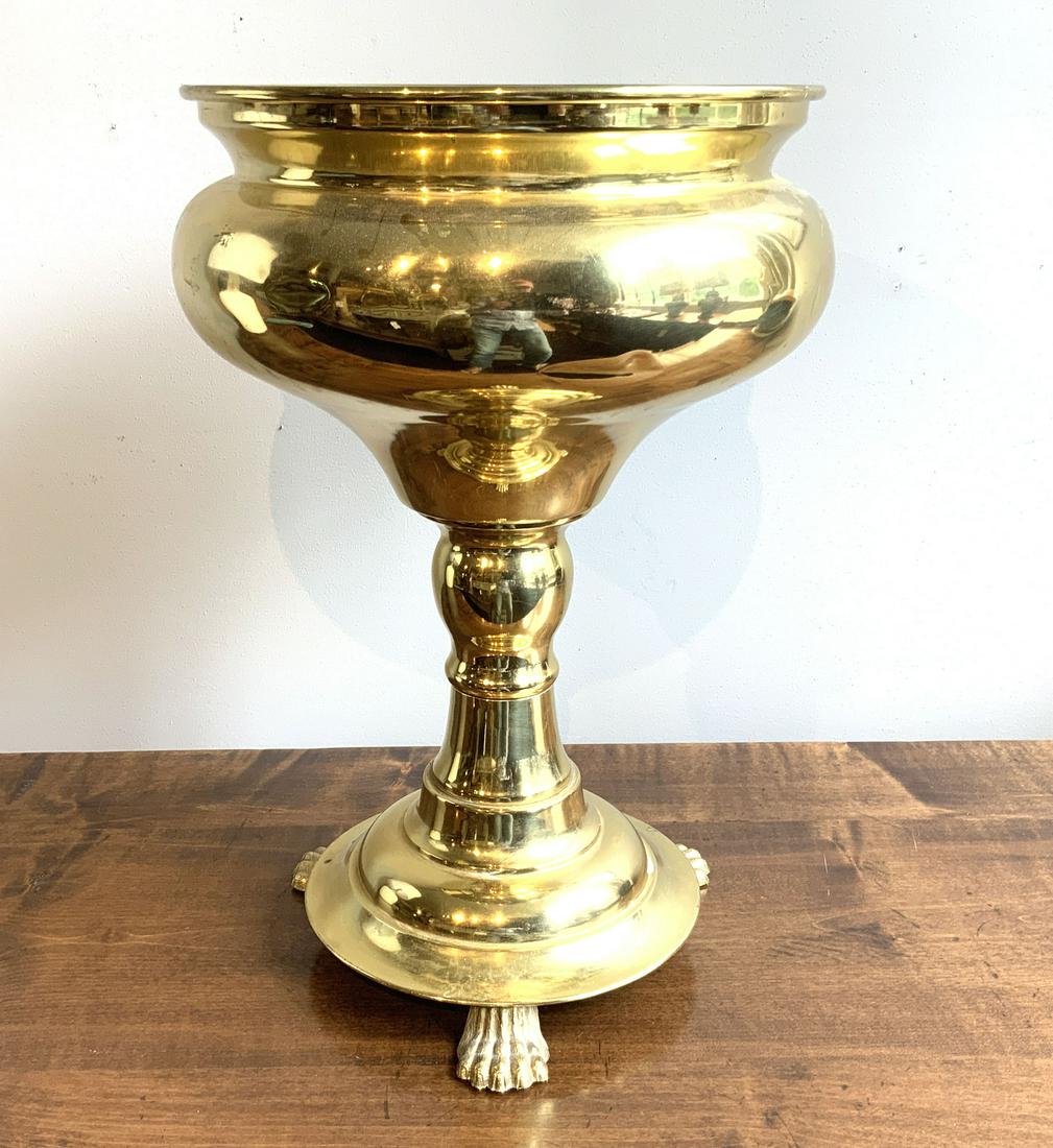 Rare Shape, Size Dutch Lion Paw Cache Pot (1 of 7)