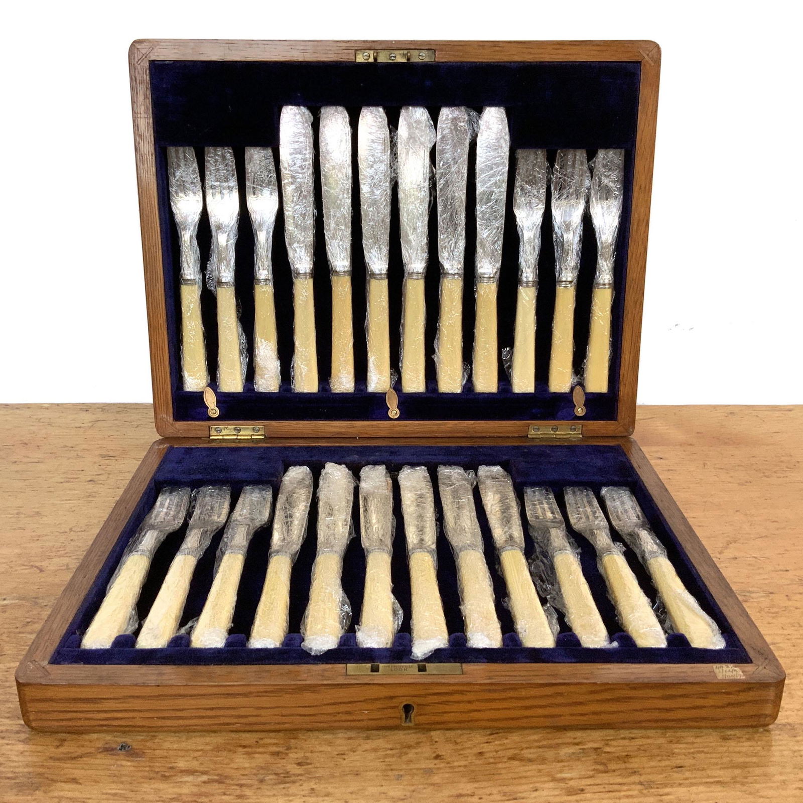 24 Piece Sheffield 19th C 1880 Fish Forks and Knives (1 of 8)