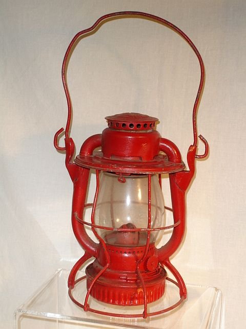 Dietz Red Vesta Railroad Lantern