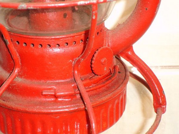 Dietz Red Vesta Railroad Lantern - 4