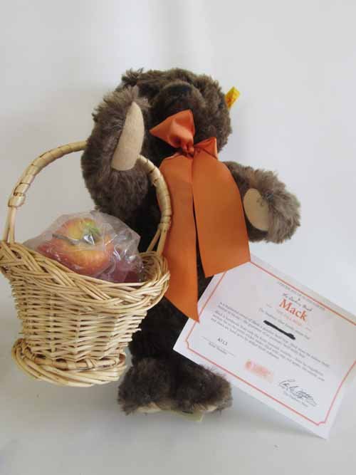 Steiff Bear-Mack-The Fall Bear (1 of 6)