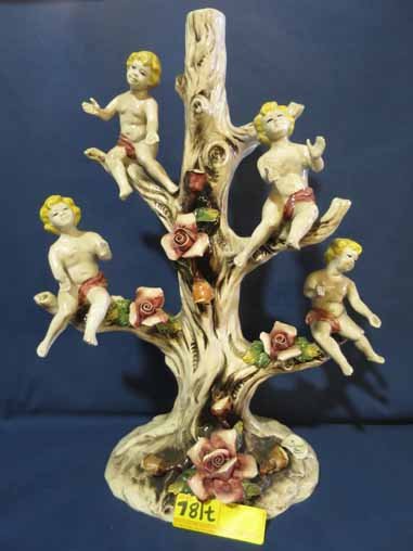Capodimonte: Capodimonte Tree with Cherubs Sitting on Branches