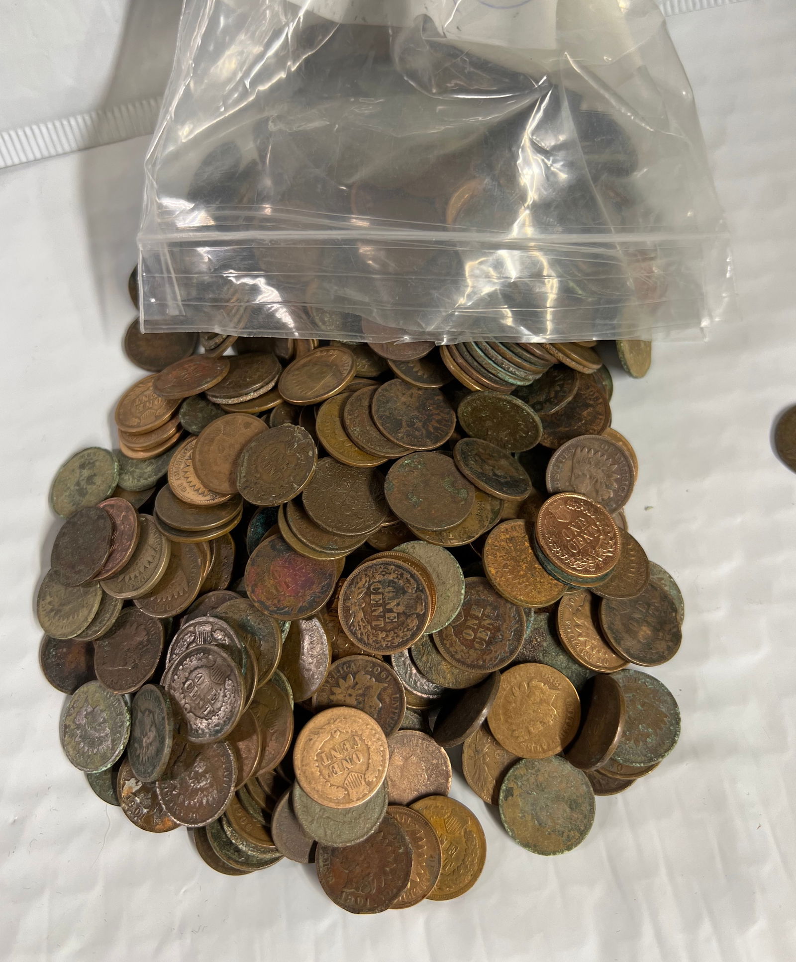 100 Cull Indian Head Cents (1 of 1)