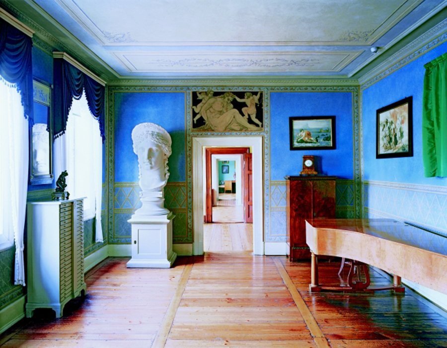 Candida Höfer (born 1944) Weimar, 2008: Candida Höfer (born 1944) Weimar, 2008 c-print 10 x 12.5 inches: image 25.4 x 31.8 cm 15 x 16.75 x 1.5 inches: frame 38.1 x 42.5 x 3.8 cm Edition 96/100 signed on back includes deluxe limited edition