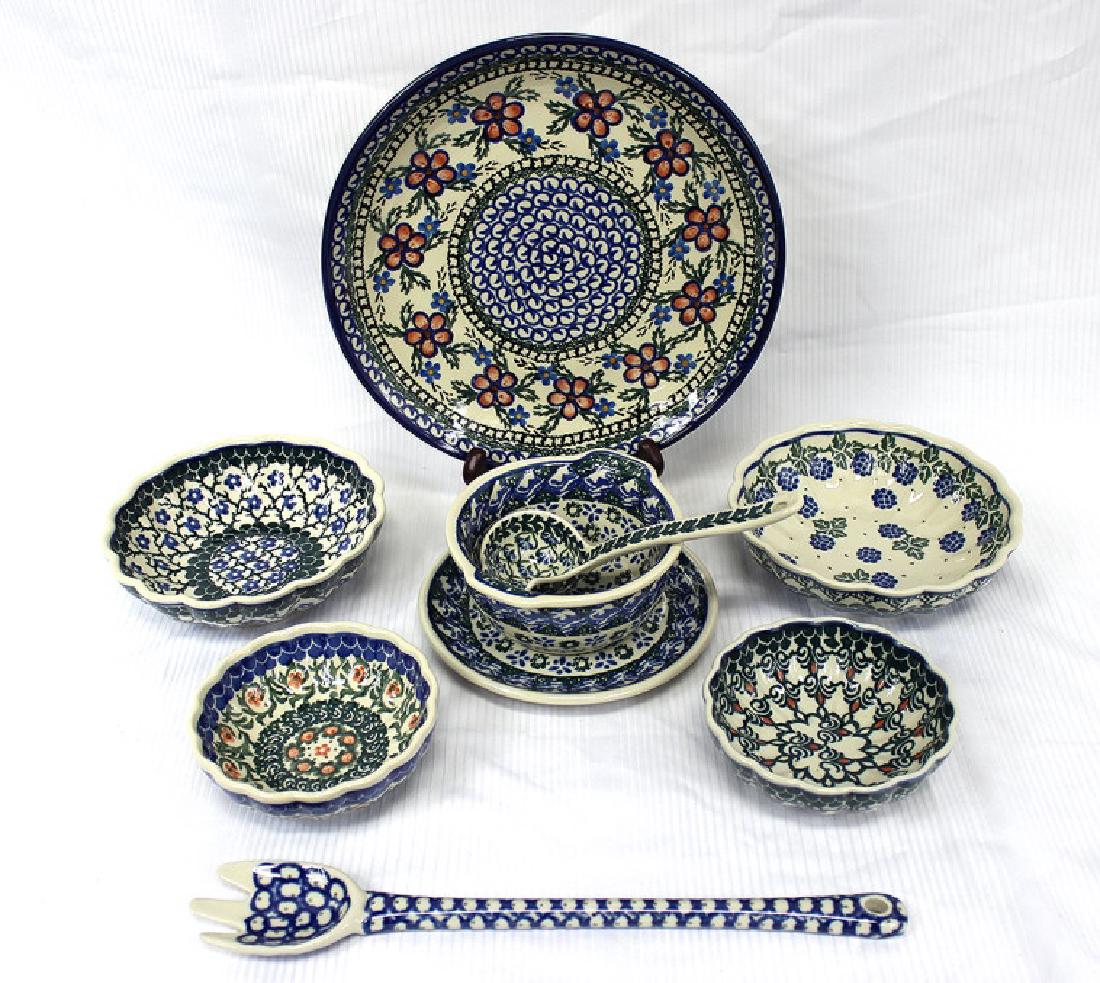Hand painted Polish dishes.: Hand painted Polish dishes. Gravy bowl with ladle Four fluted bowls: 2 fluted bowls are 2.5" Dia. and 2 fluted bowls are 4.5" Dia. One plate 10" Dia and one serving utensil