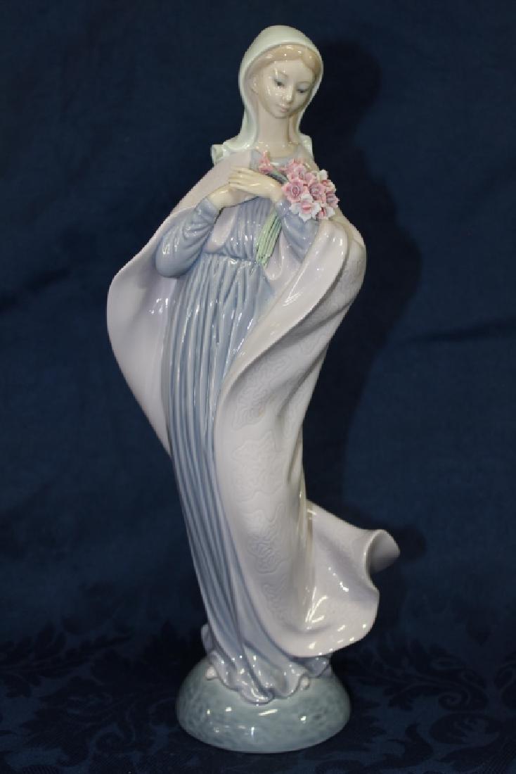 Lladro Lady Figure (1 of 4)