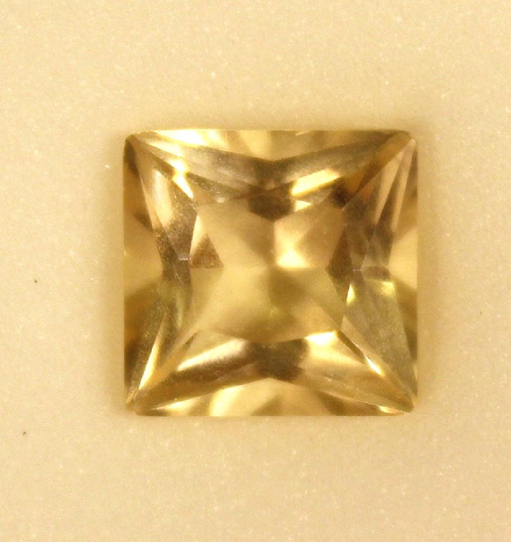 3.50 CT MIN 10x10MM Yellow Labradorite Gemstone: 3.50 CT MIN 10x10MM PC Yellow Labradorite gemstone.