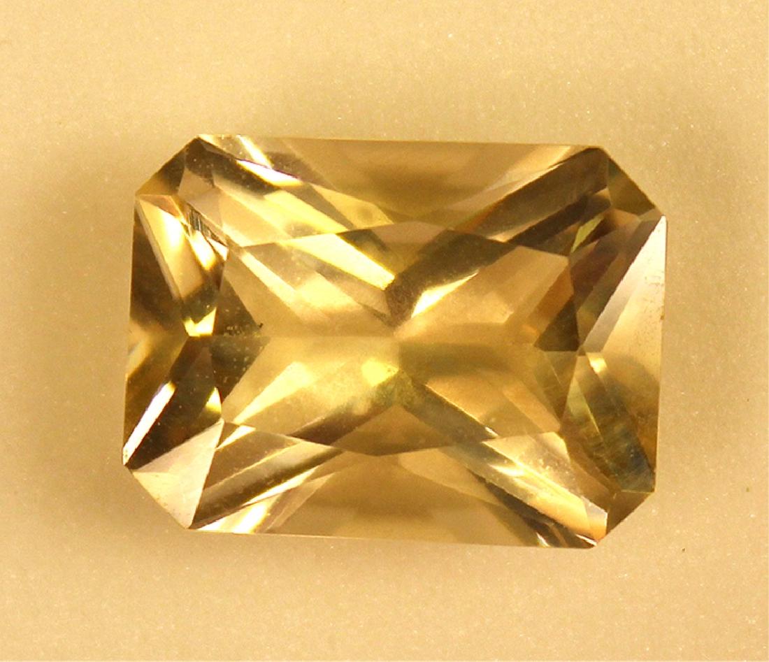 8.00 CT MIN 16x12MM Yellow Labradorite Gemstone: 8.00 CT MIN 16x12MM EC Yellow Labradorite gemstone.