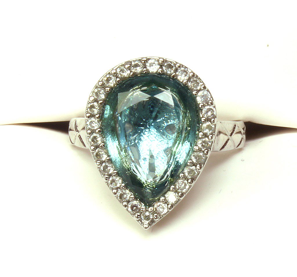 4 ct. blue topaz ring set in sterling silver. (1 of 2)
