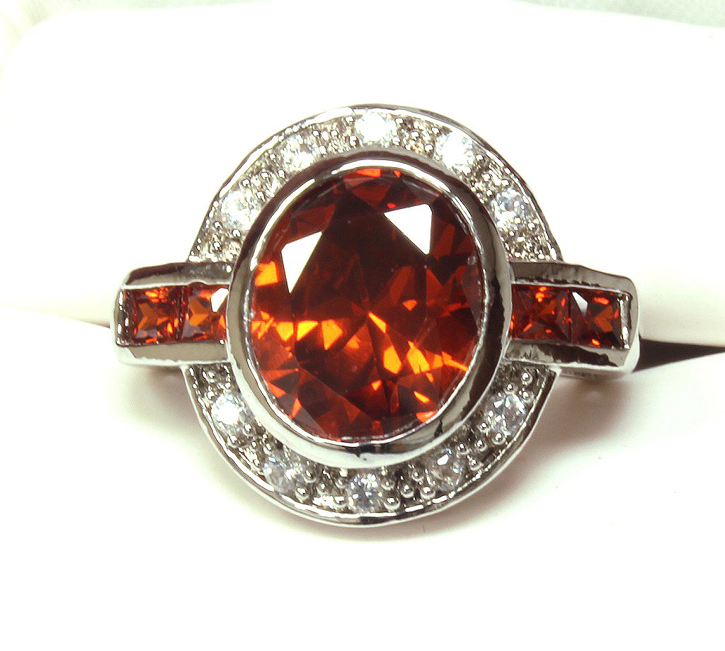 Large garnet estate ring set in sterling silver. (1 of 2)