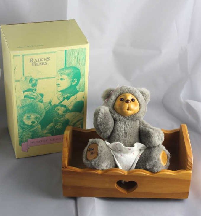 Alison with Cradle-220 Bear, Raikes (1 of 4)