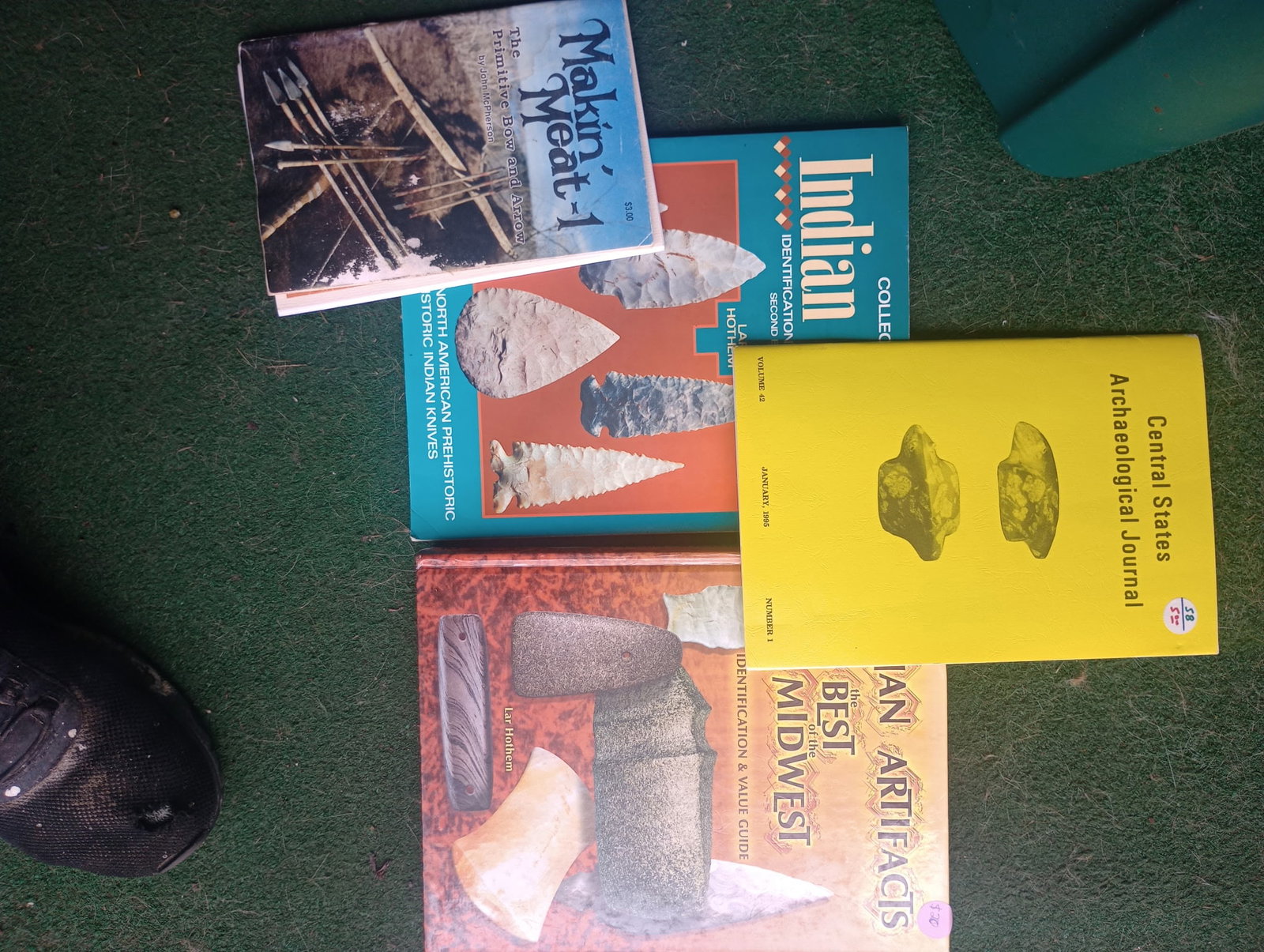 Collection of Central States Archaeological Guides (1 of 2)