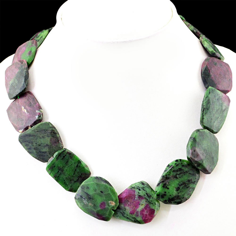 Faceted Rich Green Ruby Zisoite Beads Necklace (1 of 2)