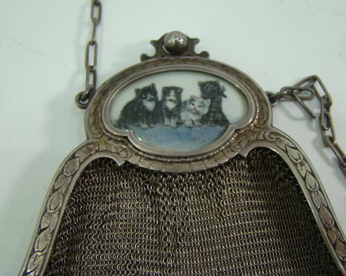 ART DECO PURSE  SILVER MECH WHIT ENAMEL  FIGURE OF CATS (1 of 2)