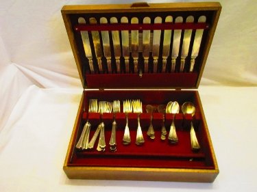 Rogers c. 1915 "Grecian" pattern Flatware Set (1 of 10)