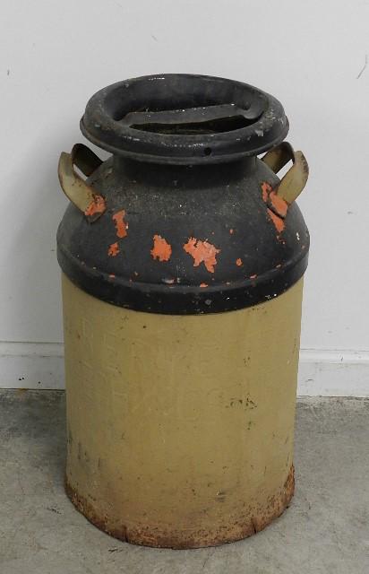 Antique Milk Can: bottom rusted