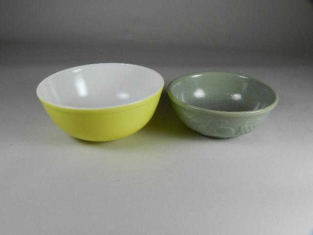 Vintage Pyrex Mixing Bowl & Stoneware Bowl: Pyrex: 10 1/2" w