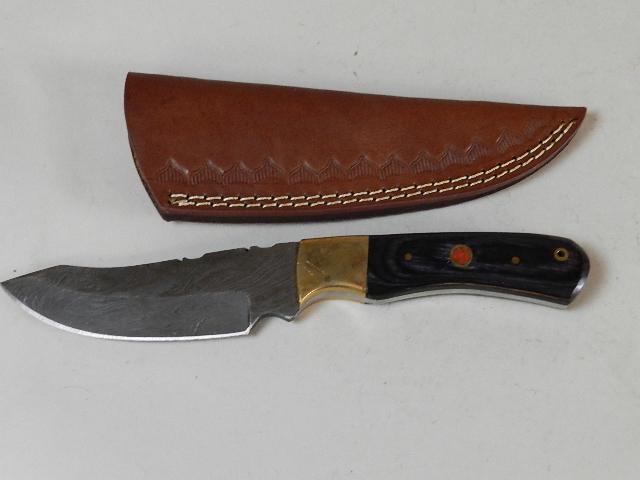Handmade Damascus Skinning Knife: in sheath, blade: 4 1/2", overall 8 1/2"