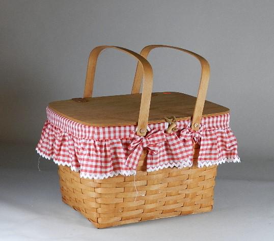 Longaberger 1990 Picnic Basket: 11" h x 17" w x 14" d