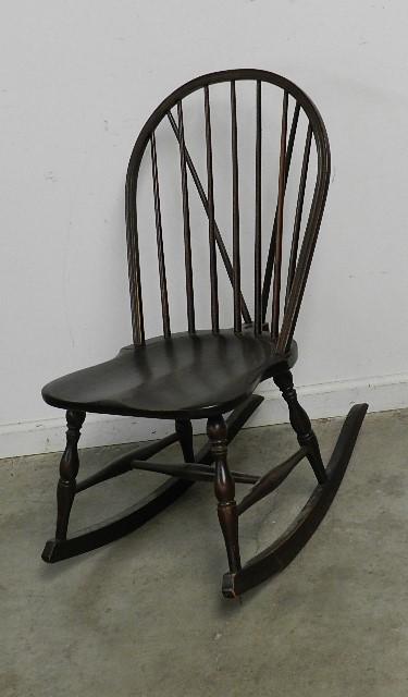 Windsor Brace Back Locking Mahogany Rocking Chair: 33" h