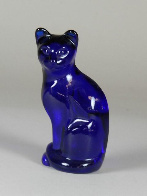 Fenton Art Glass Cat: 5" h