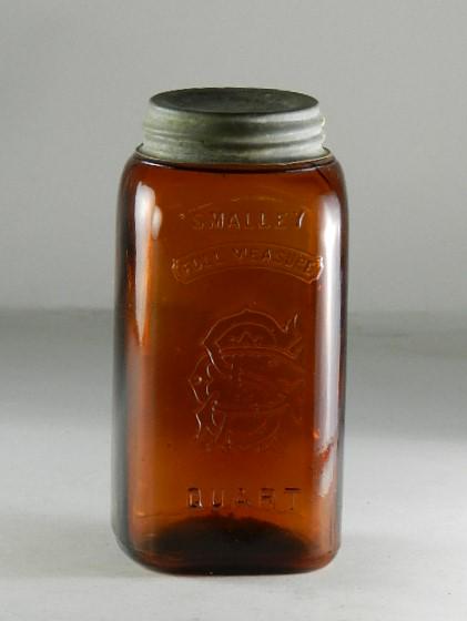 Smalley Full Measure AGS Quart Quart Amber Jar: chip in ground lip, incorrect lid, 7" h